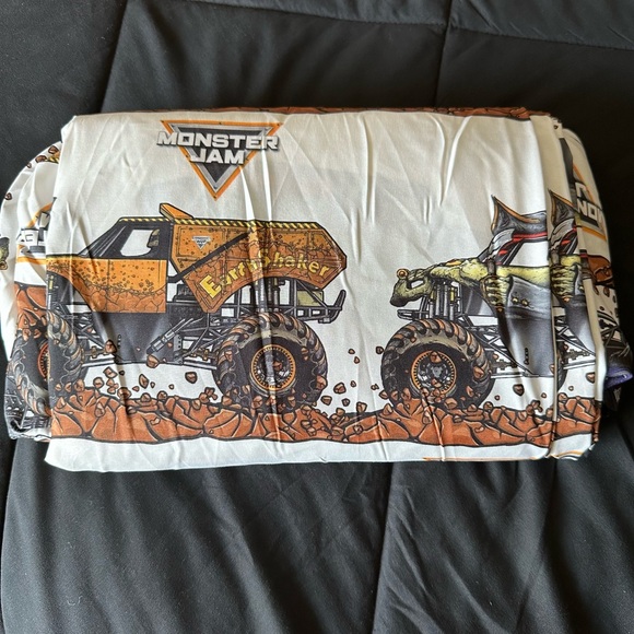 Monster Jam bedsheets. Queen size set - Picture 4 of 4